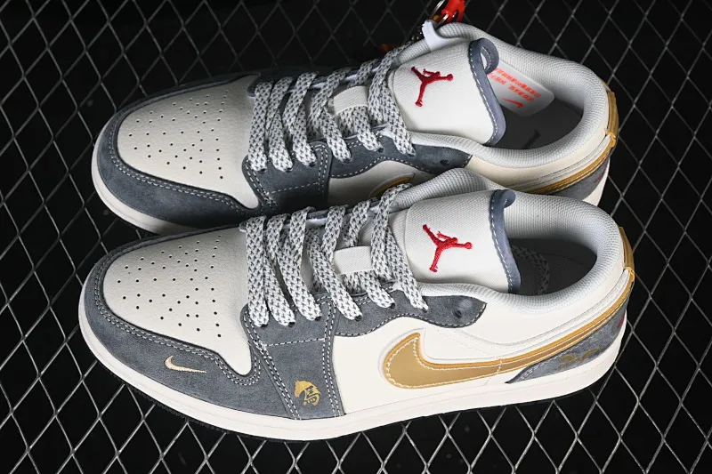 All categories Air Jordan Jordan series basketball shoes Air Jordan 1 Low High-end customized low-top sneakers Air Jordan 1 Low AJ1 Qiao 1 Year of the Horse Golden Luck High-end customized low-top retro basketball shoes JP2026-125